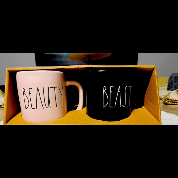 Rae Dunn mugs